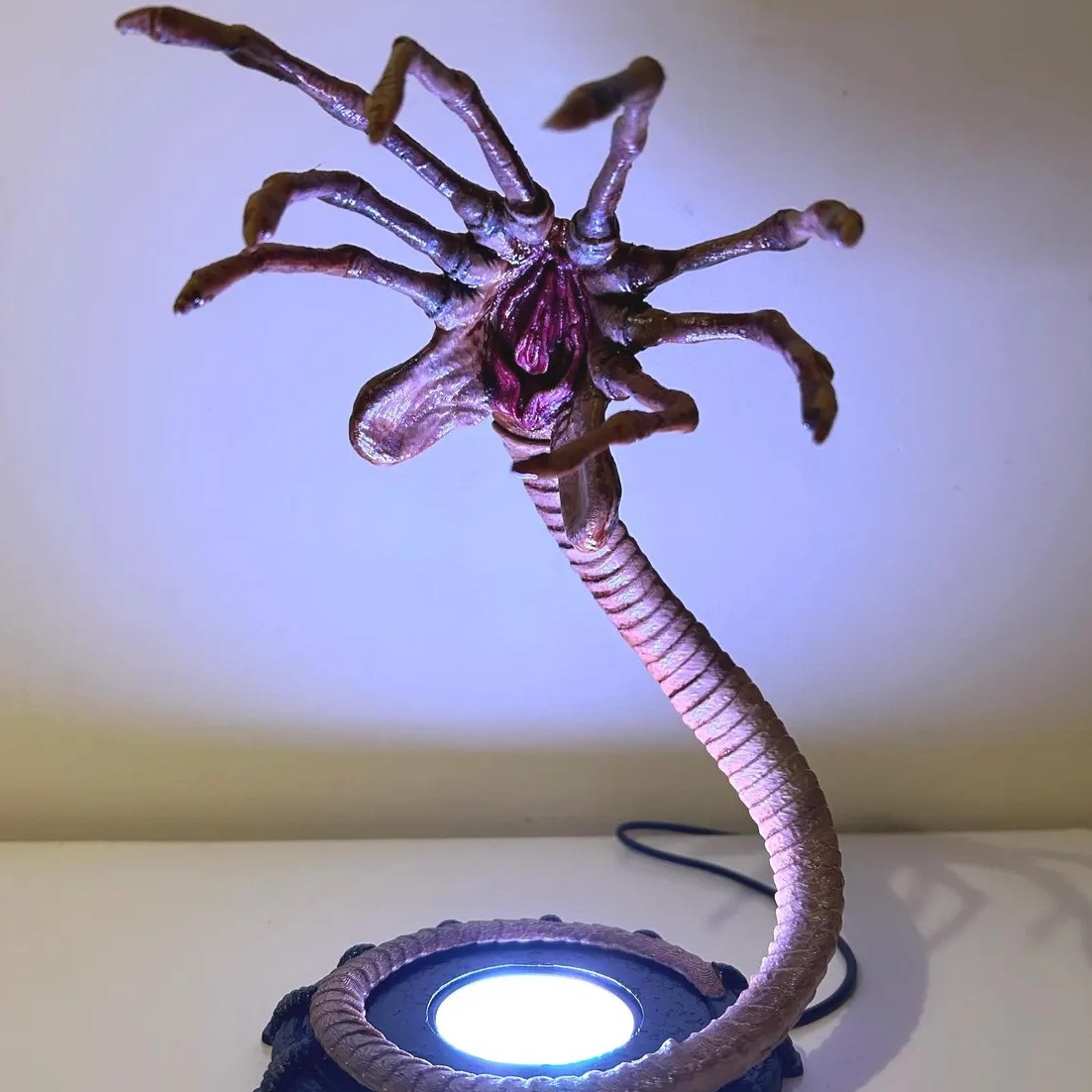 Lampka nocna Alien Facehugger, – Halloween Party Supplies recenzja i cena