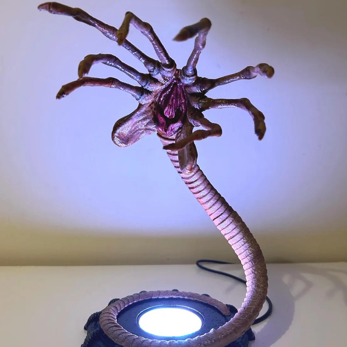 Lampka nocna Alien Facehugger, – Halloween Party Supplies recenzja i cena