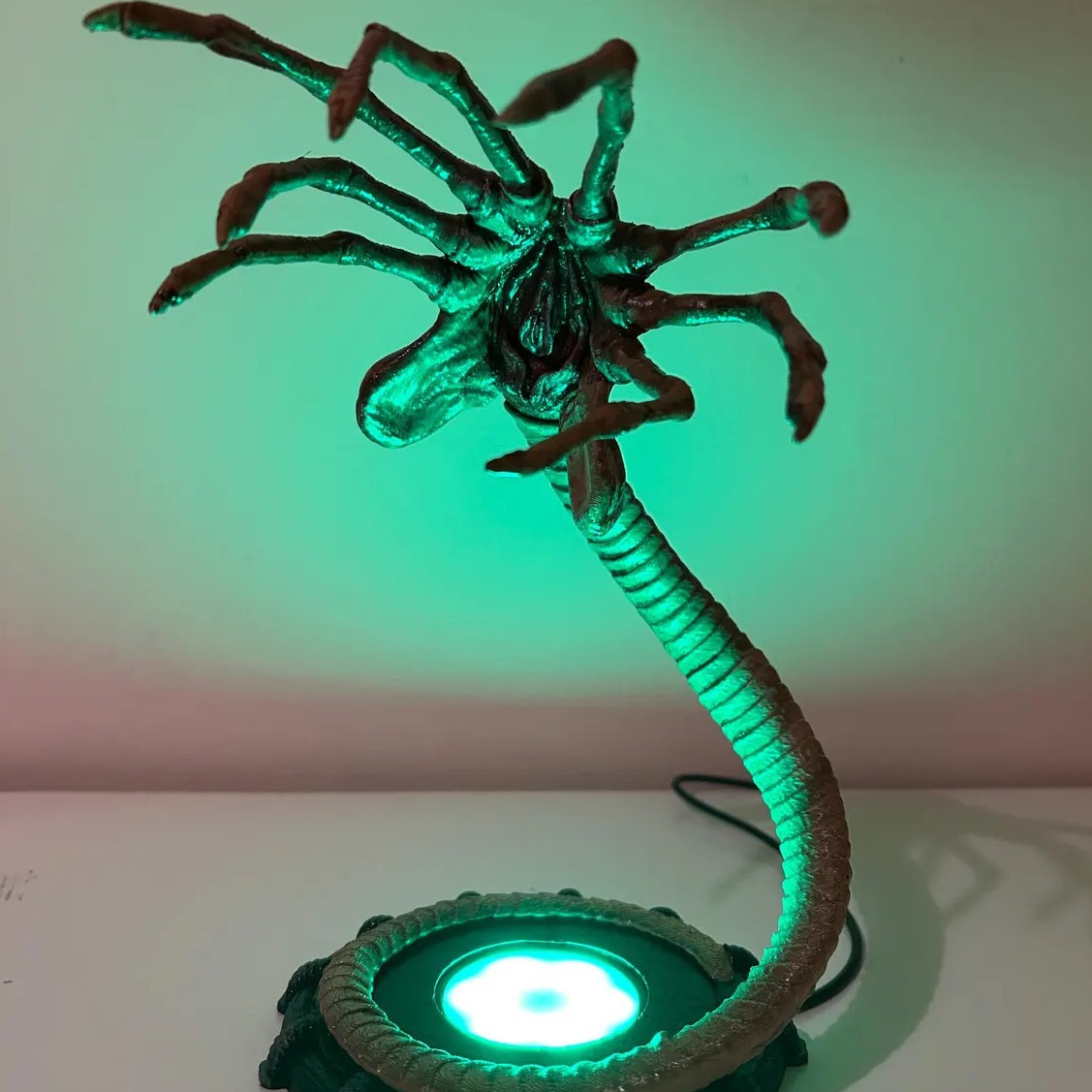 Lampka nocna Alien Facehugger, – Halloween Party Supplies recenzja i cena