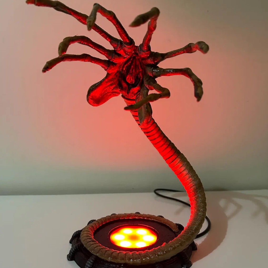 Lampka nocna Alien Facehugger, – Halloween Party Supplies recenzja i cena